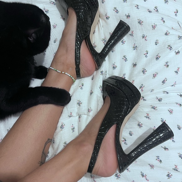 SOLD - Picture 2 of 4